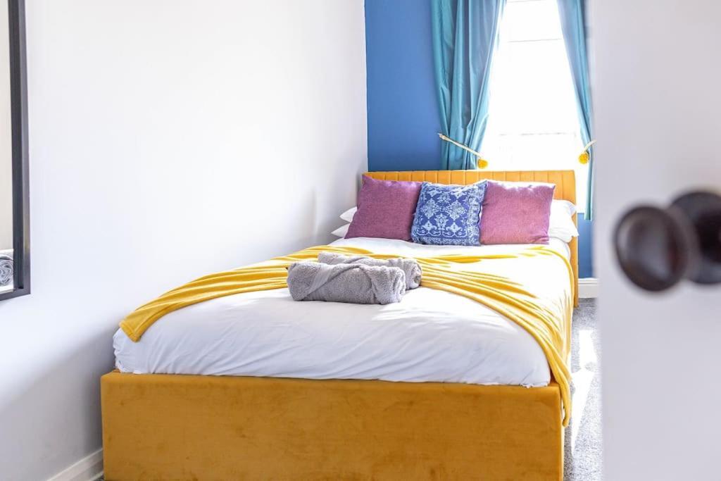 Glasswing Stays Liquorice Lodge Castleford Ngoại thất bức ảnh