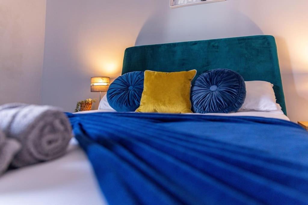 Glasswing Stays Liquorice Lodge Castleford Ngoại thất bức ảnh